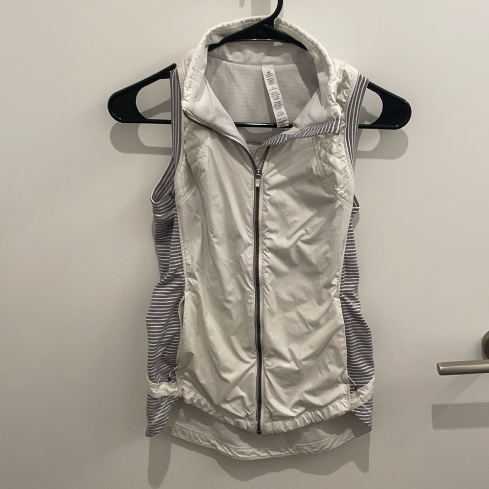Lululemon runner’s vest size 4